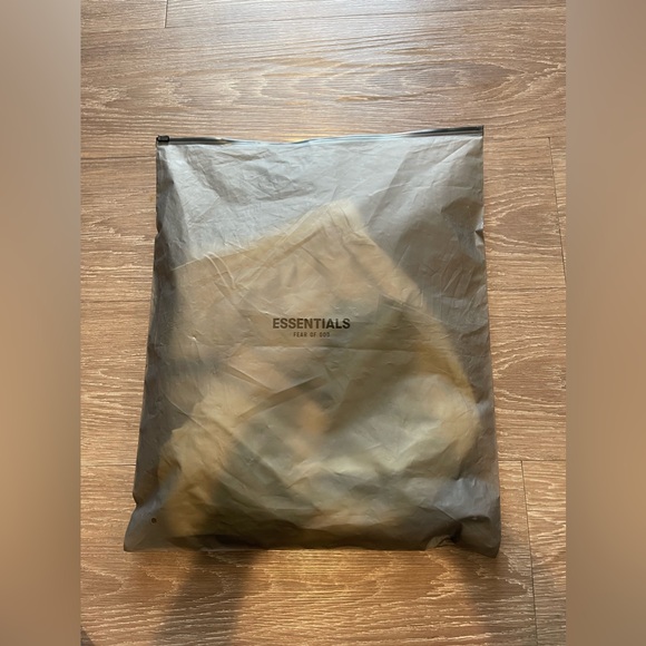 Fear of God ESSENTIALS Running Shorts Seafoam - Picture 7 of 7